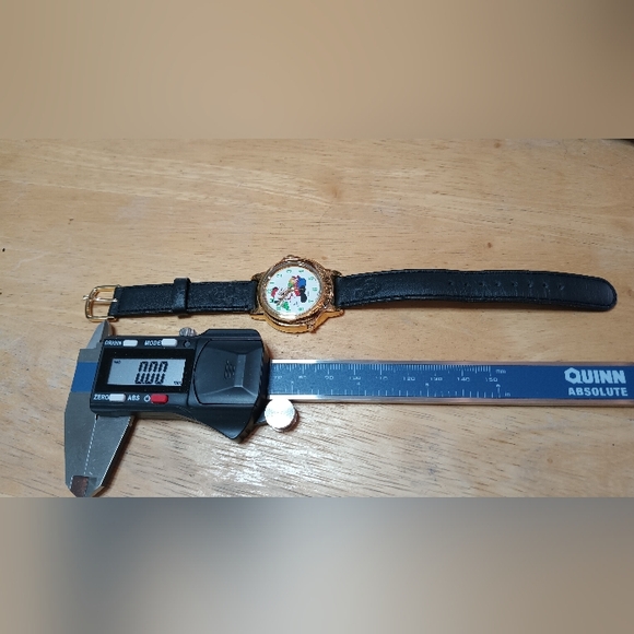 X Lorus Mickey Mouse Christmas musical watch gold tone case, black leather - Picture 6 of 9